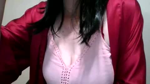 Snapshot of elle2025 chatting on January 12, 12:49 am Elle online show from January 12, 12:49 am