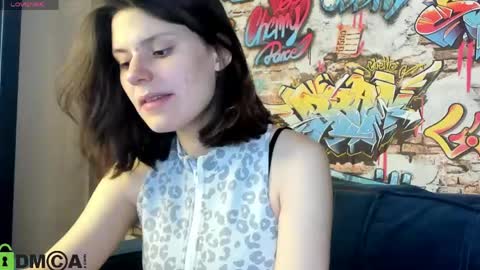 Snapshot of elle__driver chatting on June 7, 1:10 am elle__driver online show from June 7, 1:10 am