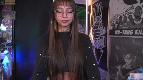 Snapshot of elle_uwu chatting on December 20, 4:31 am follow me on instagram . online show from December 20, 4:31 am