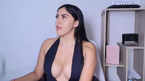 Snapshot of ellecollinss chatting on December 1, 1:10 am S O F I A 3 Try my private online show from December 1, 1:10 am