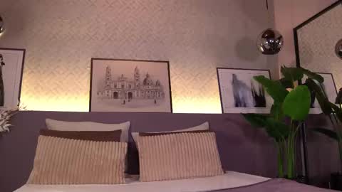 Elle Diane online show from February 20, 12:52 am