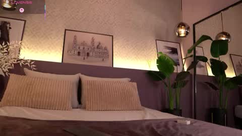 Elle Diane online show from September 10, 11:27 pm