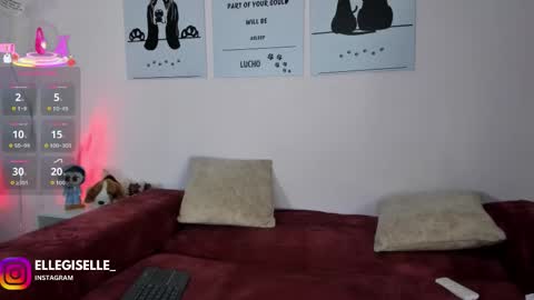 Snapshot of ellegisellee chatting on September 17, 2:57 am Yiss online show from September 17, 2:57 am