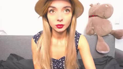 Snapshot of ellen_flow chatting on December 8, 6:22 am ellen_flow online show from December 8, 6:22 am