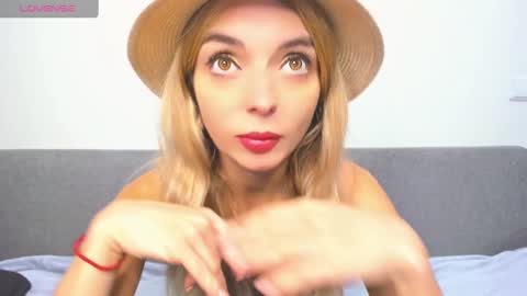 Snapshot of ellen_flow chatting on February 16, 4:53 pm ellen_flow online show from February 16, 4:53 pm