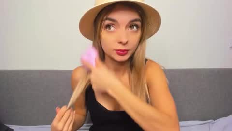 Snapshot of ellen_flow chatting on February 23, 8:00 pm ellen_flow online show from February 23, 8:00 pm