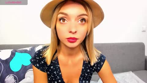 ellen_flow online show from October 1, 8:37 pm