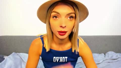 ellen_flow online show from October 3, 9:34 pm