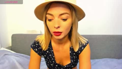 ellen_flow online show from October 8, 9:34 pm