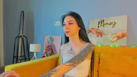 Snapshot of ellen_hops chatting on December 5, 6:00 am Ellen online show from December 5, 6:00 am