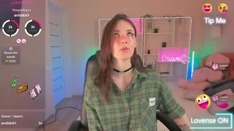 Jennyfer online show from June 2, 9:39 pm