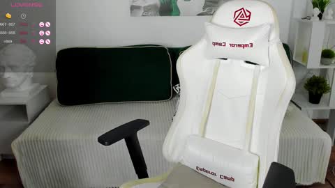 elli_anderson online show from November 29, 2:25 am