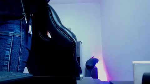  Ellie   online show from October 4, 1:20 pm