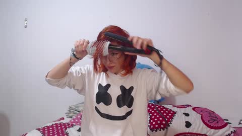 Snapshot of ellie_andy19 chatting on January 4, 4:44 am kev dani online show from January 4, 4:44 am