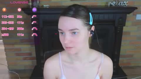 Snapshot of ellie_babyy chatting on April 30, 7:58 am Ellie online show from April 30, 7:58 am