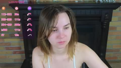 Snapshot of ellie_babyy chatting on June 29, 7:25 am Ellie online show from June 29, 7:25 am