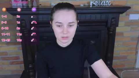 Snapshot of ellie_babyy chatting on August 3, 9:04 am Ellie online show from August 3, 9:04 am