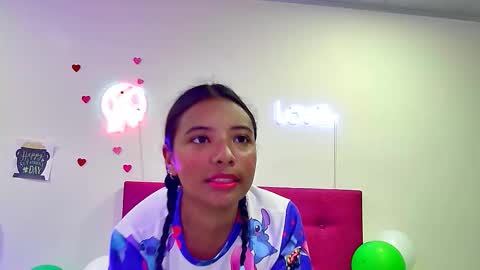 ellie_cute7 online show from March 24, 7:30 pm