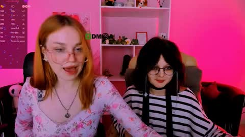 Snapshot of ellie_fire chatting on September 15, 7:25 pm Ellie online show from September 15, 7:25 pm