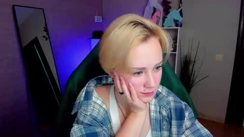 Snapshot of ellie_heavenly chatting on November 30, 8:07 am Ellie online show from November 30, 8:07 am