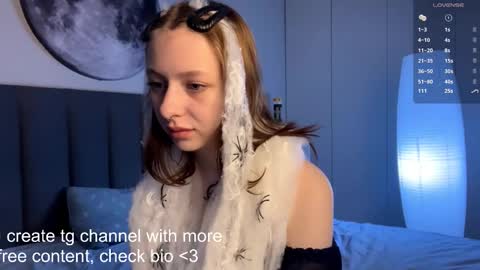 Ellie online show from October 31, 7:42 am