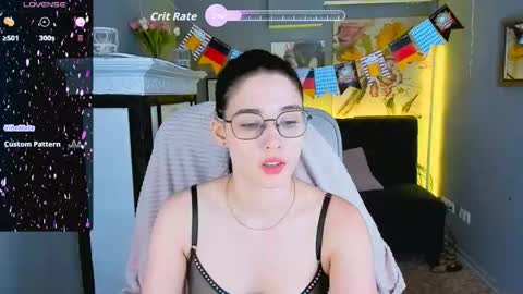ellie_magic online show from September 19, 11:55 am