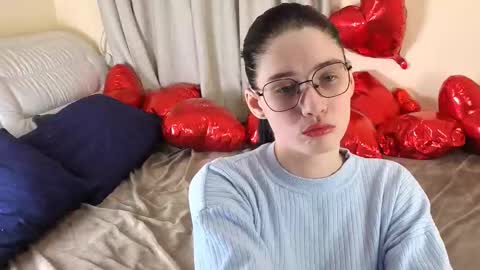 Snapshot of ellie_magic chatting on February 22, 6:06 pm ellie_magic online show from February 22, 6:06 pm