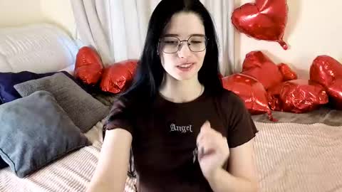 ellie_magic online show from February 23, 1:30 pm