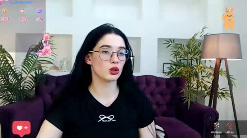 ellie_magic online show from April 16, 1:45 pm