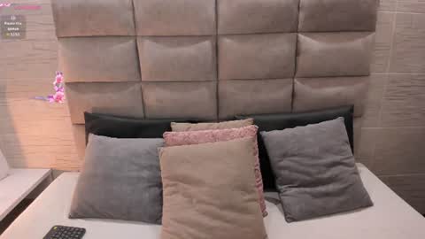 ellieadeline online show from July 13, 3:53 am
