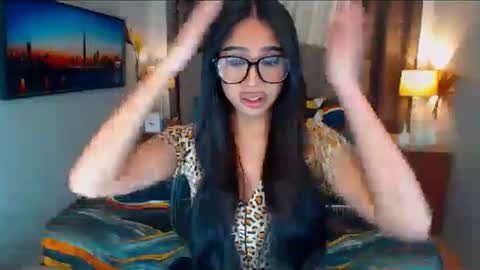 ellie online show from December 12, 3:21 am