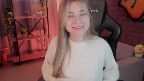 elliecutes online show from December 16, 6:32 am