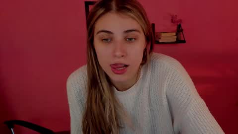 elliecutes online show from December 21, 6:02 pm
