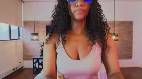 elliee_alves online show from April 9, 6:46 pm