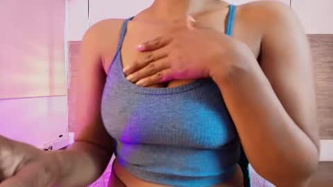elliee_alves online show from July 3, 3:40 pm