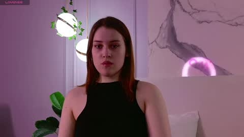 Snapshot of elliegarson__ chatting on May 9, 5:07 pm elliegarson__ online show from May 9, 5:07 pm