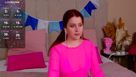 EllieLarson online show from September 22, 5:37 pm