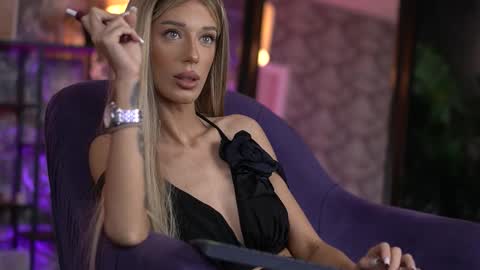 Ellie online show from September 19, 6:59 am