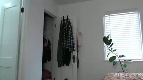 Ellie Rowyn online show from October 13, 8:20 pm