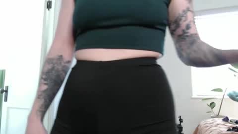 Ellie Rowyn online show from April 3, 8:51 pm