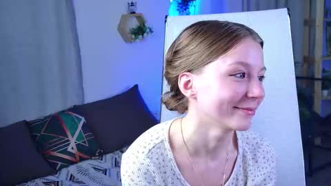 Elli online show from March 23, 11:03 am