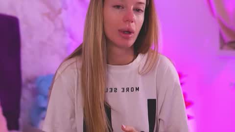 EllinaNuria online show from February 21, 4:13 am