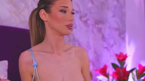 EllinaNuria online show from March 9, 6:12 pm