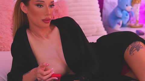 EllinaNuria online show from March 27, 5:57 am