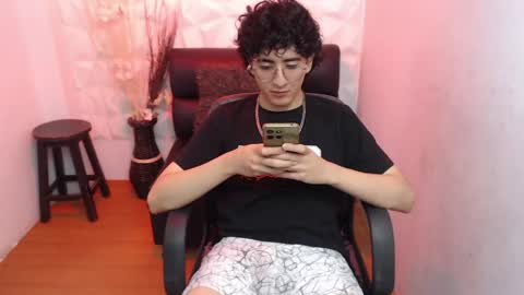 elliot_03 online show from June 9, 11:22 am