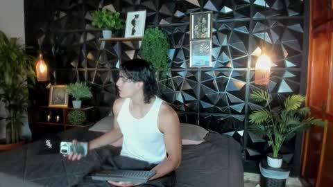 Snapshot of elliot_colton chatting on November 6, 10:10 pm Elloit Colton online show from November 6, 10:10 pm