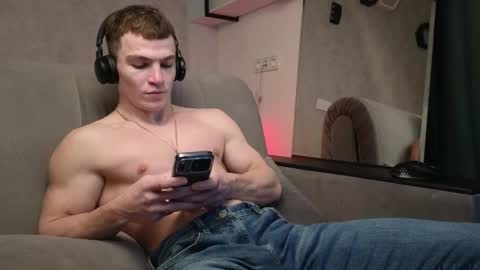 elliot_muscle04 online show from January 19, 4:00 pm