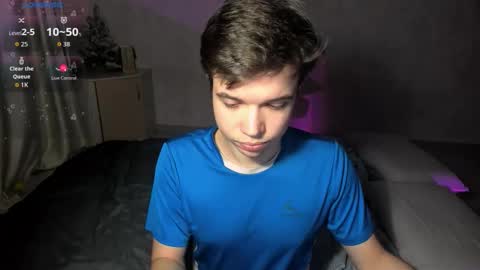 elliot_winki online show from January 11, 4:45 pm