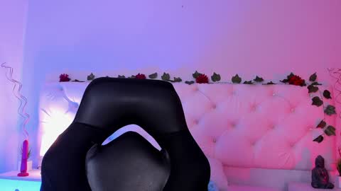 Elliot online show from January 19, 8:19 pm