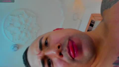 E L L I O T    V E L E Z online show from January 17, 8:55 pm